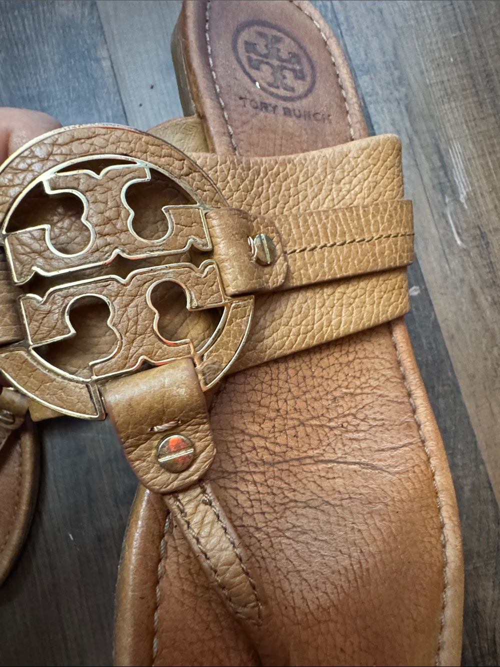 Tory Burch Tan Leather Logo Thong Sandals - Picture 16 of 16